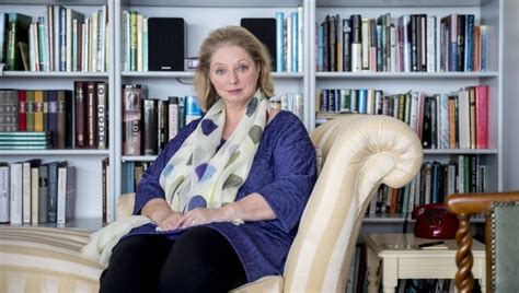 scrittrice storica sui tudor|Addio a Hilary Mantel, la narratrice della saga dei Tudor.